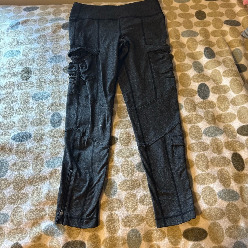 Lululemon Scenic Route Women's Gray Cargo Leggings Size 8 25"